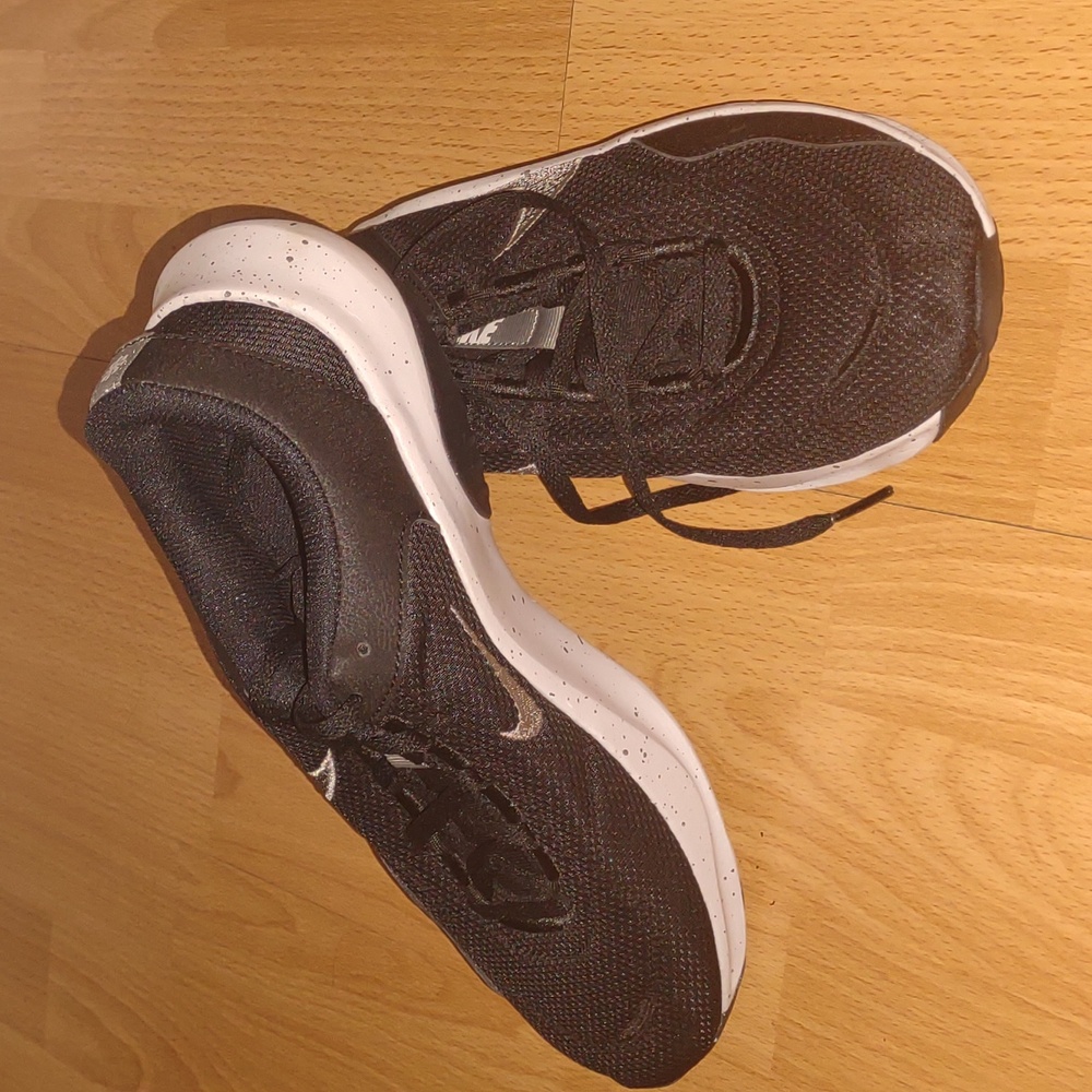 NWOT Nike | Shoes